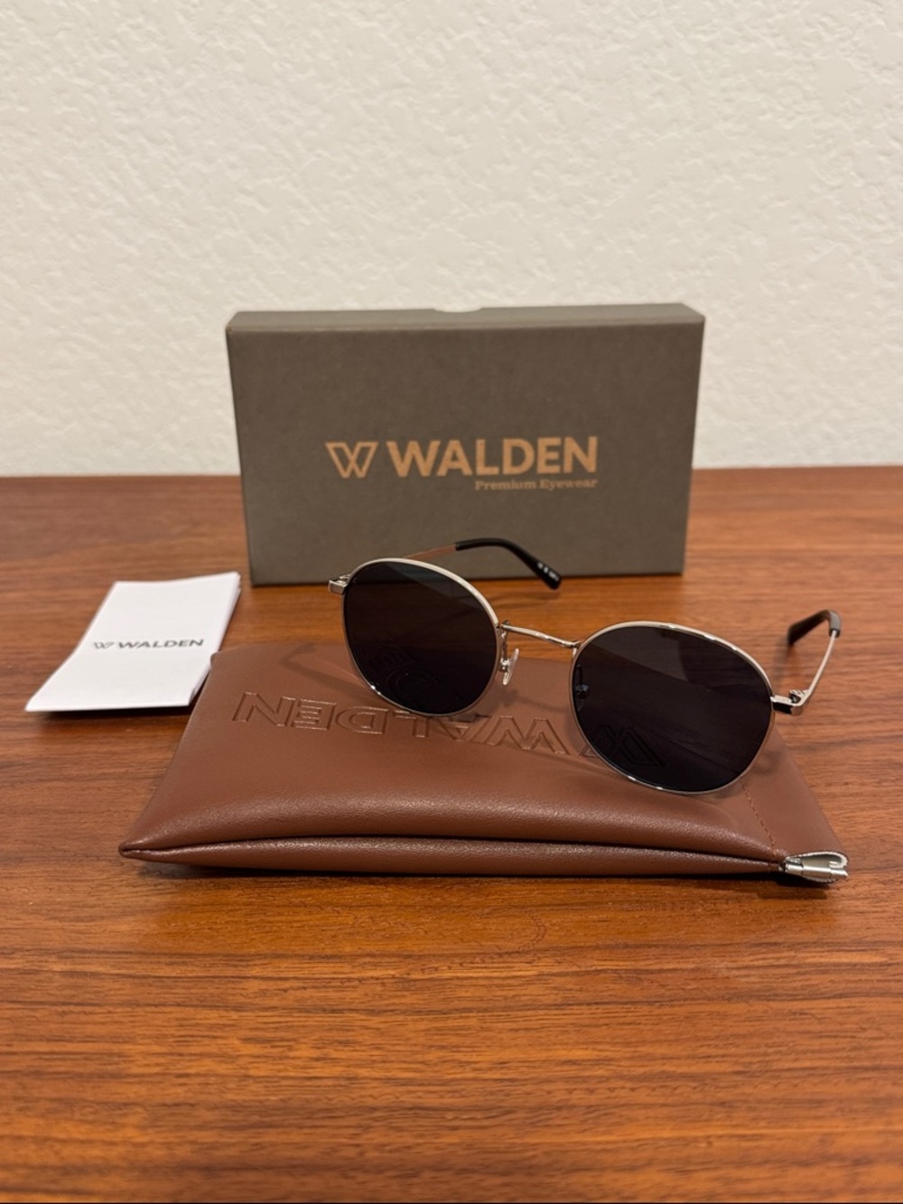 Walden Timber Round Metal Frame Sunglasses in Silver with Black Lenses